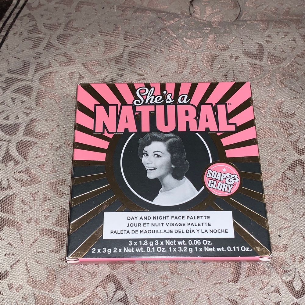 Soap & Glory She's A Natural Face Palette